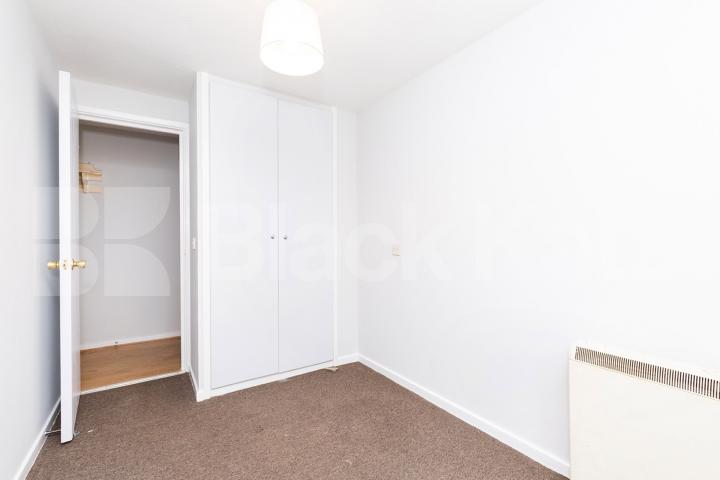 2 bedroom property with allocated parking and communal garden Riverside Close, Lee Vally Park / Upper Clapton